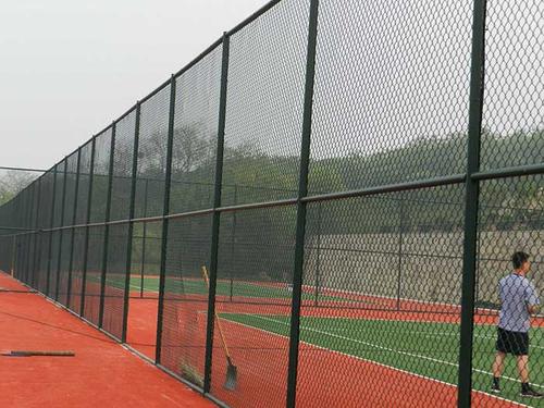 學(xué)校體育場(chǎng)圍欄網(wǎng)